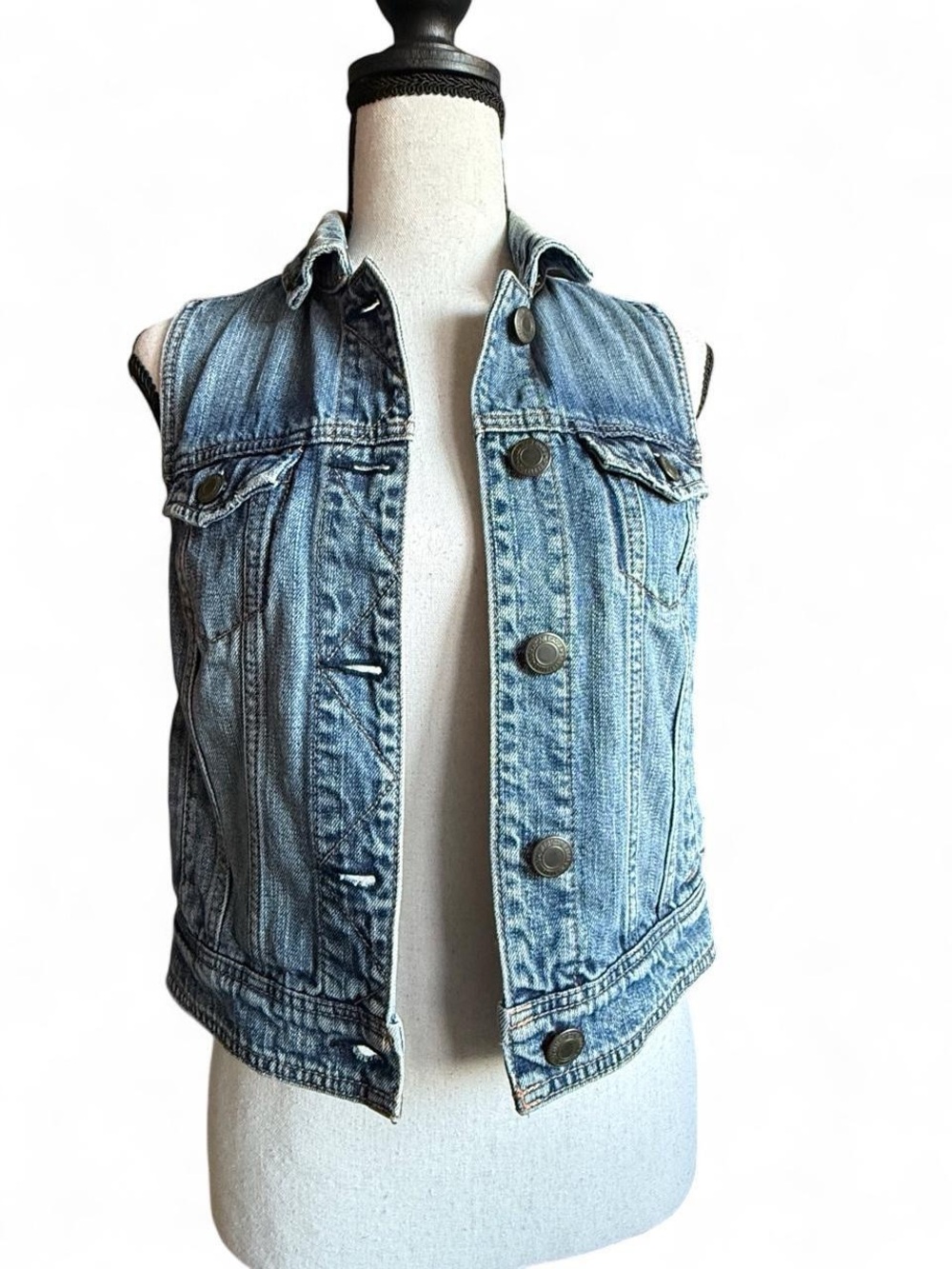 American Eagle Medium Wash Cropped Denim Trucker Vest Small